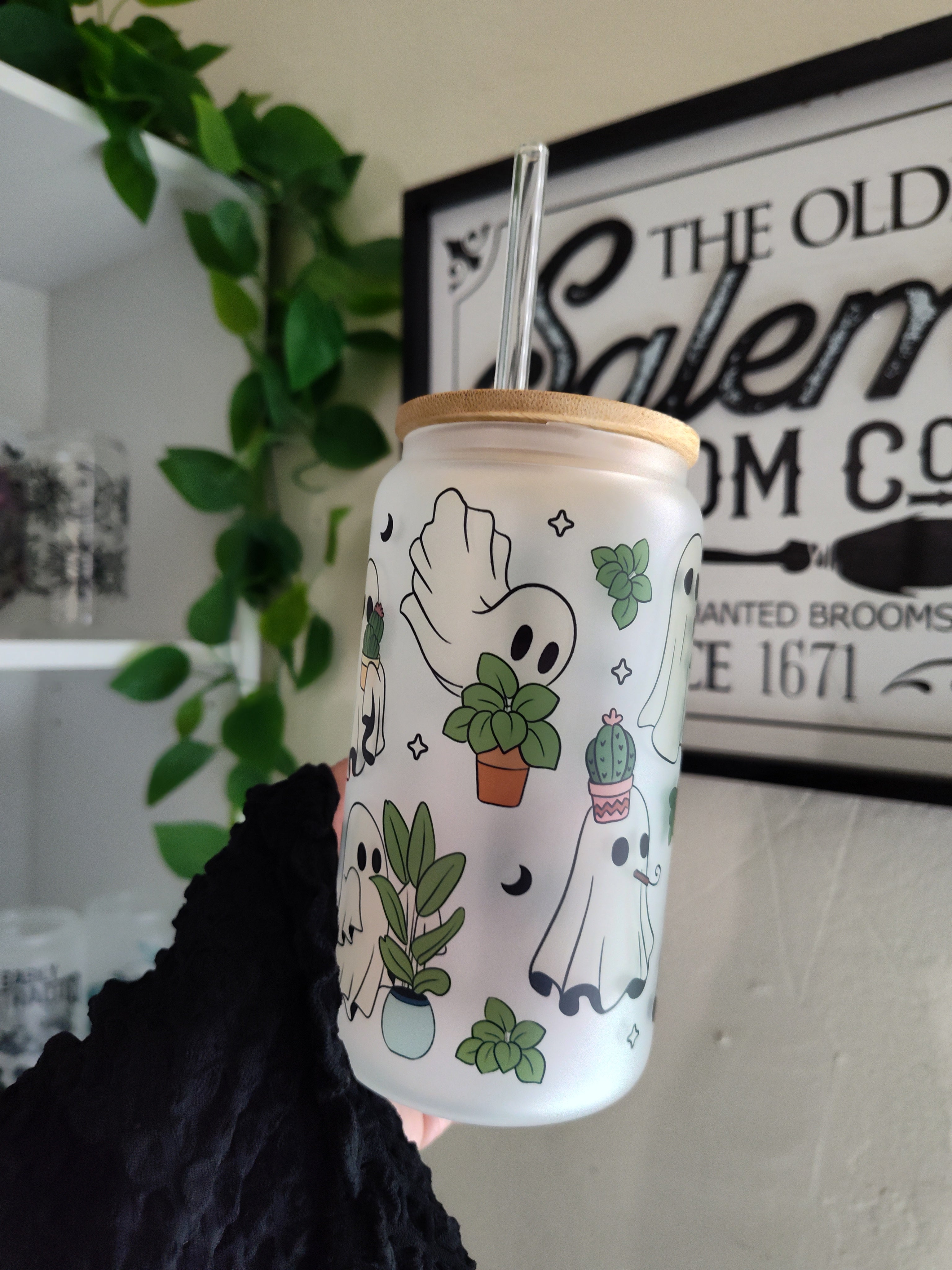 Gardening Ghost 🌿 | 16oz Glass Cup