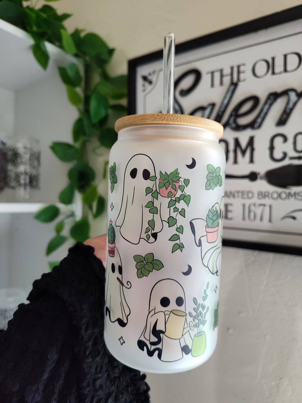Gardening Ghost 🌿 | 16oz Glass Cup